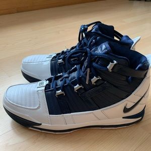 LeBron 3 “midnight”